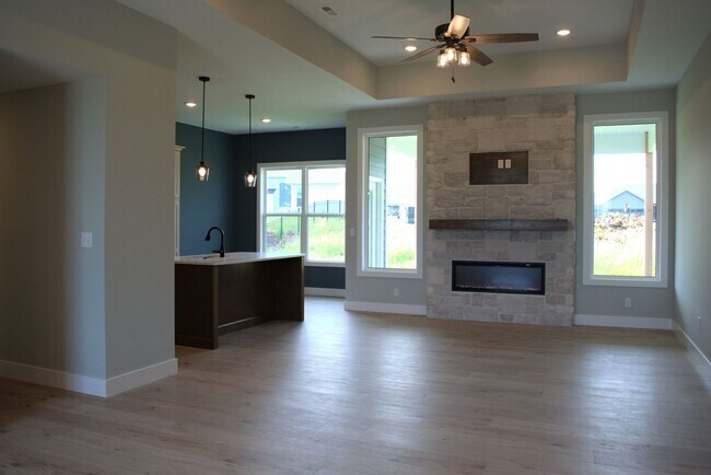 Foto del edificio - Beautiful 3 Bed 2 Bath Ranch In The Brooks!