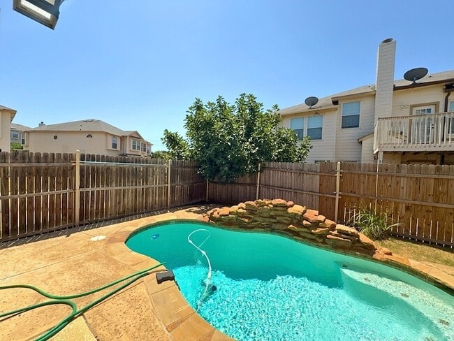 Building Photo - 12614 Oceanside Dr