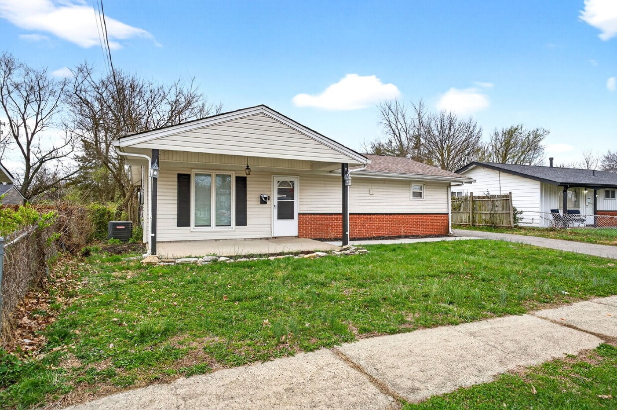 Photo - 2831 Hyannis Drive *Recently renovated 3 BR, 1 BA House in Northbrook*