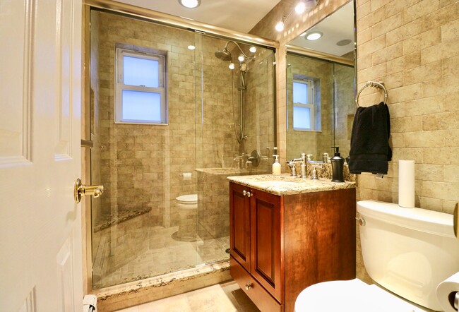 Bathroom - 1535 E Gun Hill Rd