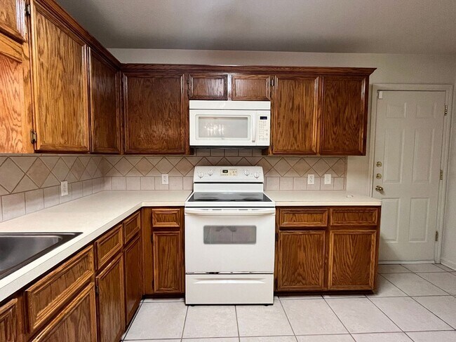 Foto del edificio - 5100 Heather Ln