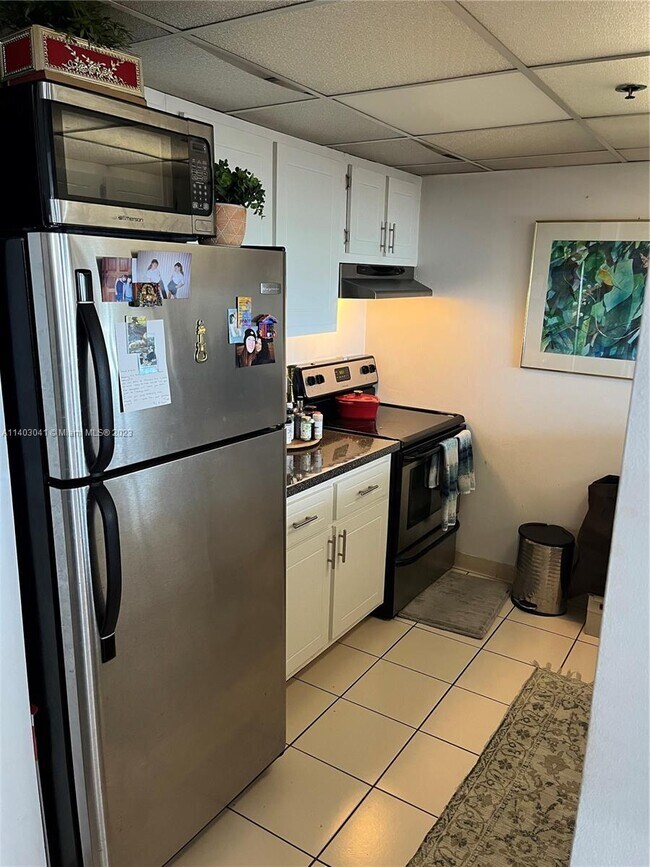 Foto del edificio - 7601 E Treasure Dr