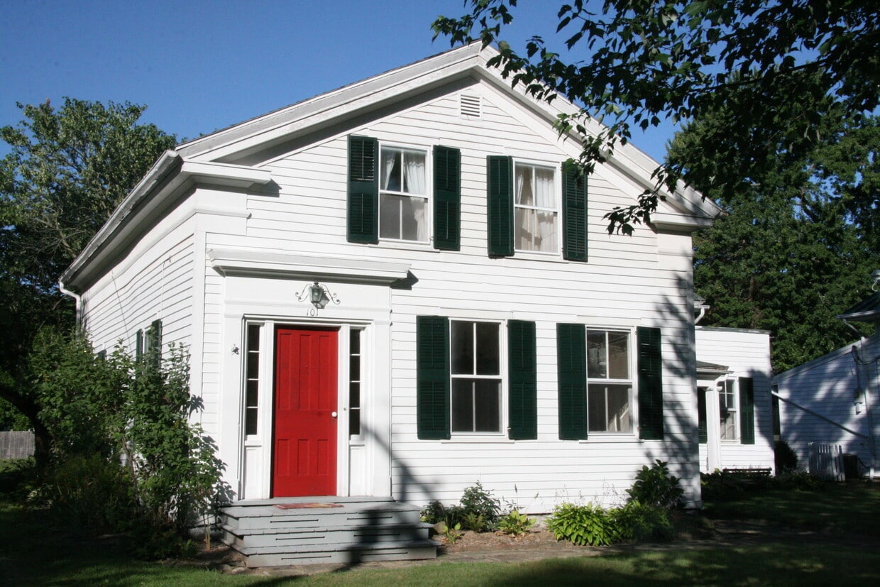 Primary Photo - 101 Center St