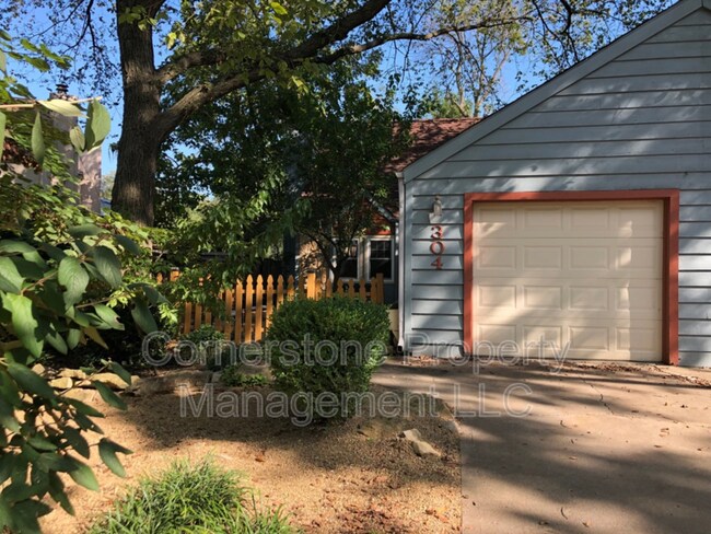 Building Photo - 304 Northwood Ln