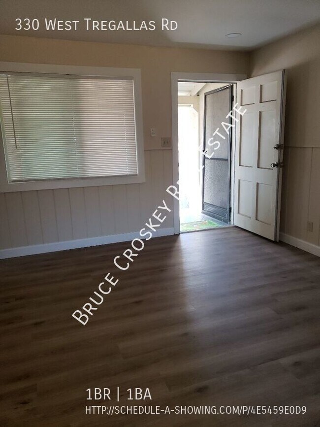 Building Photo - Remodeled Interior throughout, includes de...