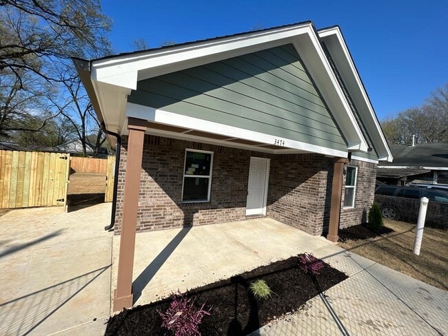 Building Photo - 3474 Buchanan Ave