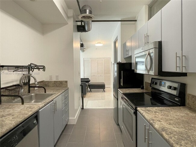 Foto del edificio - 455 NE 25th St