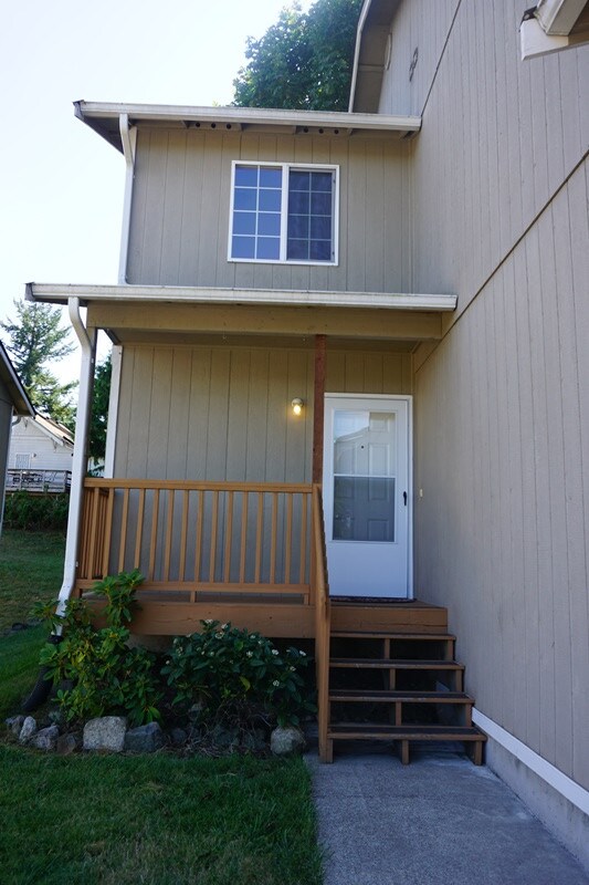 Building Photo - 735 Desoto St SW