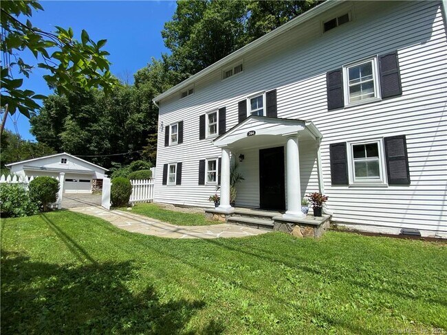 Building Photo - 204 Mather St