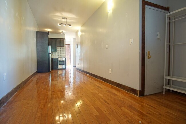Foto del edificio - 179 Stanhope St