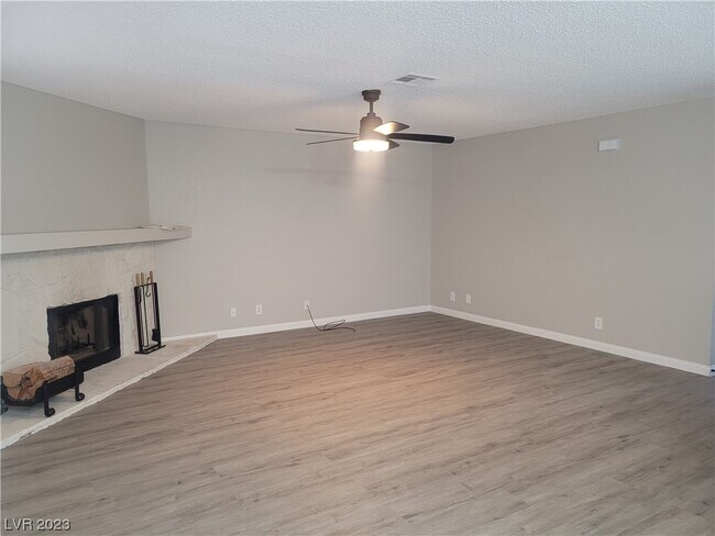 Foto del edificio - 1513 Cedar Rock Ln