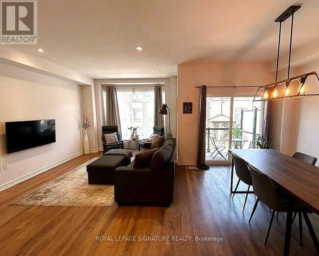 Photo du bâtiment - 575 Woodward Ave