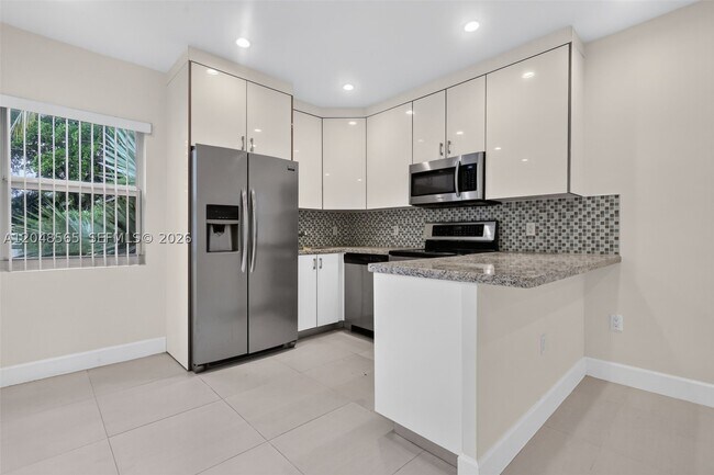 Foto del edificio - 12800 NE 11th Ave