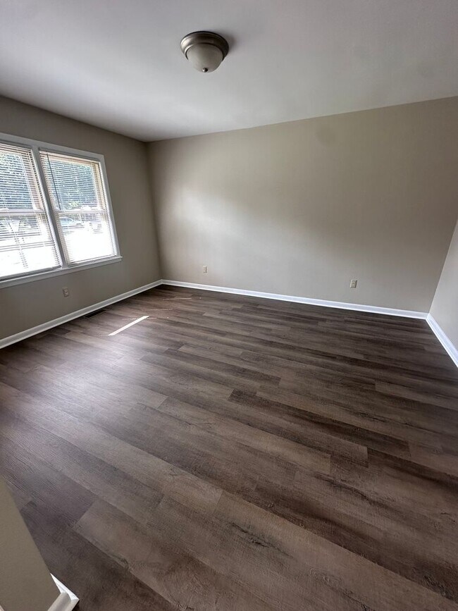 Building Photo - 706 Fremont Pl