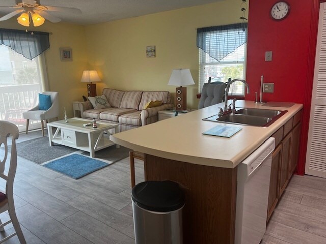 Foto del edificio - 1210 N Ocean Blvd