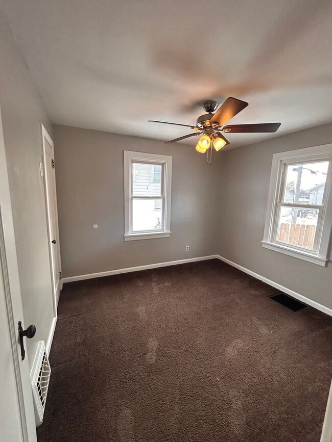 Foto del edificio - 1633 Kelly Dr