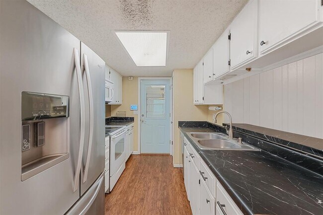 Building Photo - 19315 Gagelake Ln