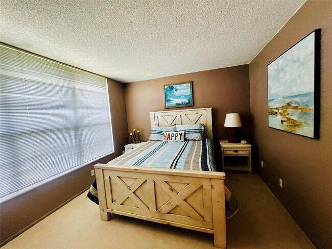 Foto del edificio - 605 Oaks Dr