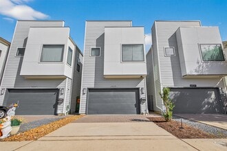 Building Photo - 4402 Schuler St