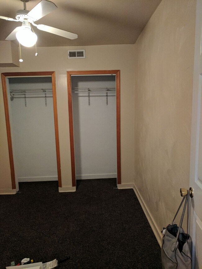 Foto del edificio - Cozy 2 Bedroom Apartment with Backyard Patio and Central Air Conditioning in South Side, Pittsbur...