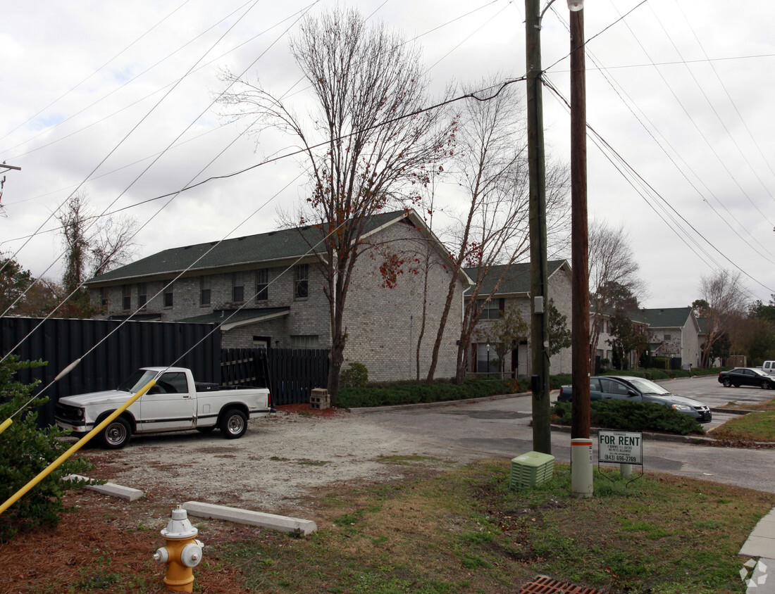 Building Photo - Garden Manor Townhomes