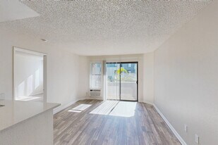 The Plaza Apartments MOVE IN BONUS!*