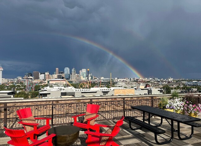 Foto del edificio - 1 Bedroom Apartment Available In The Heart Of Jefferson Park!