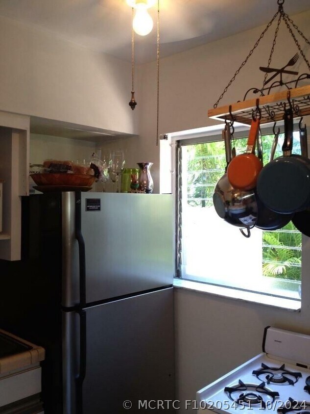 Foto del edificio - 9720 W Bay Harbor Dr