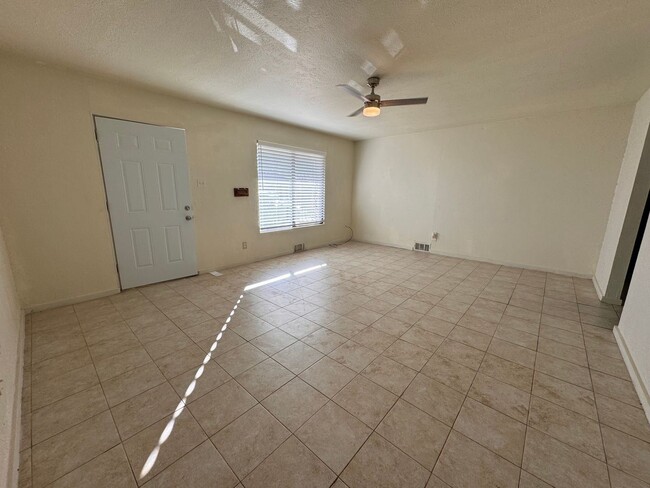 Building Photo - 3 br, 1.5 bath House - 303 W Forest