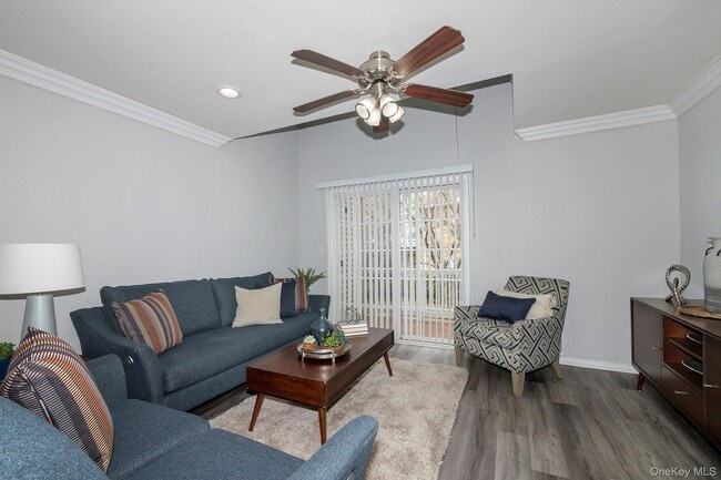 Building Photo - 42 Pinnacle Dr