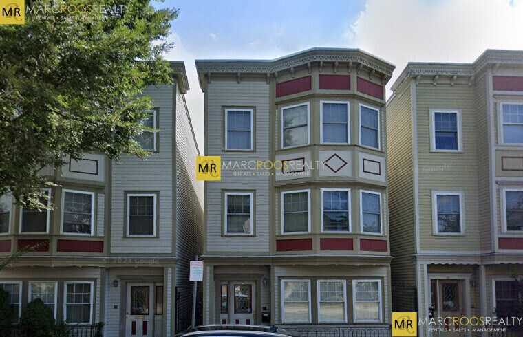 Foto principal - 153 D St