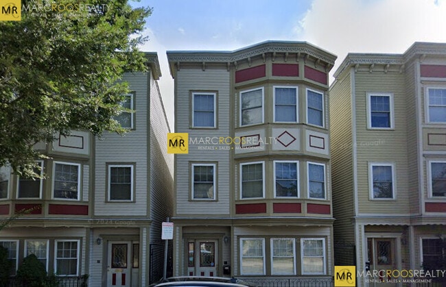 Building Photo - 153 D St