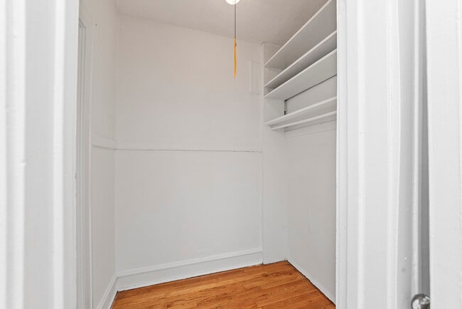 Foto del edificio - 2849 W Berteau Ave