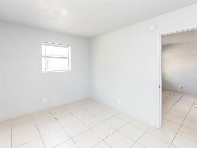 Foto del edificio - 1703 NW 7th Ct