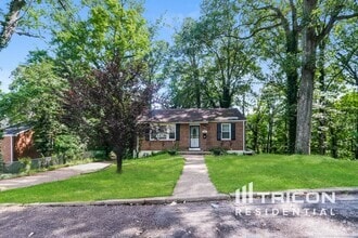 Building Photo - 802 Modoc Ln