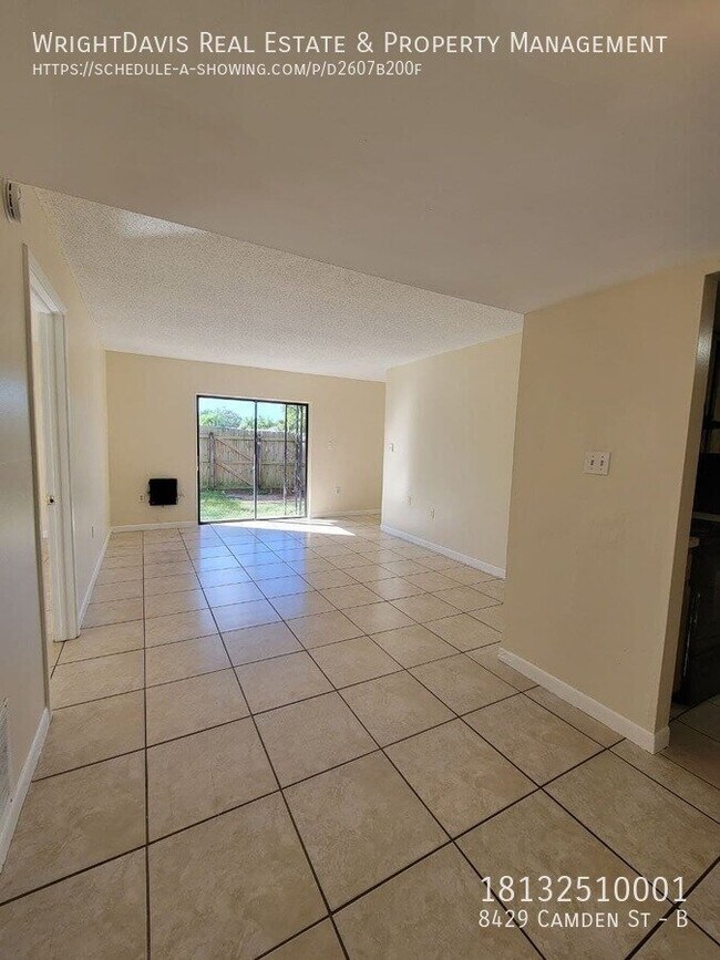 Foto del edificio - 8429 Camden St