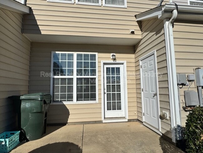 Building Photo - 826 Cupola Dr