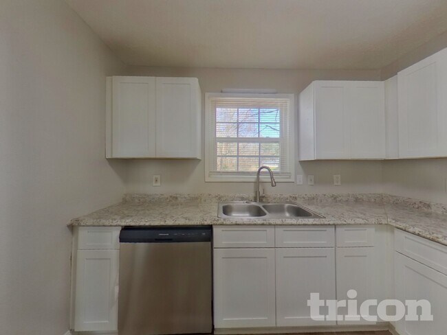 Foto del edificio - 3090 Creel Rd