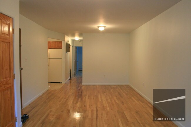 Building Photo - 430 Gates Ave