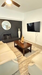 sala de estar - 4009 Juneberry St