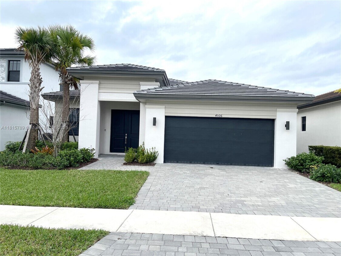 Primary Photo - 4506 SW 174th Ave