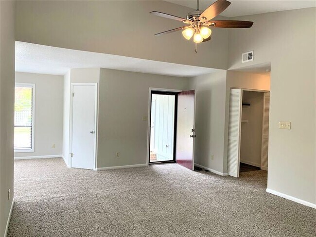 Building Photo - 2612 Fashion Ln
