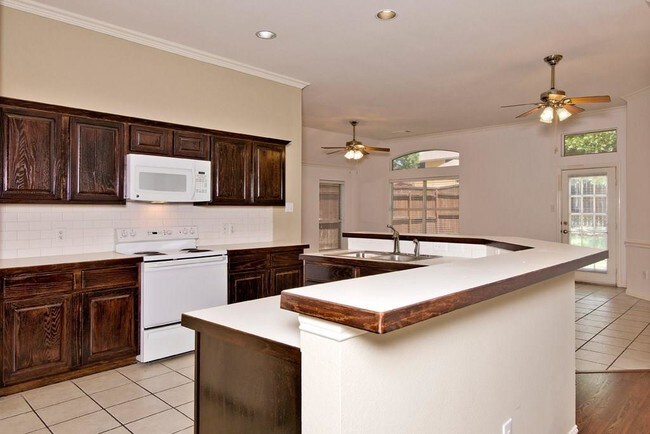 Foto del edificio - 3460 Briargrove Ln