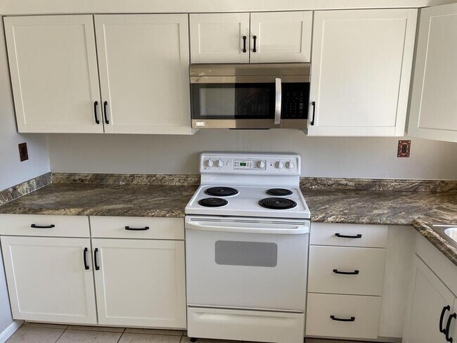 Foto del edificio - 3017 Ernest Dr