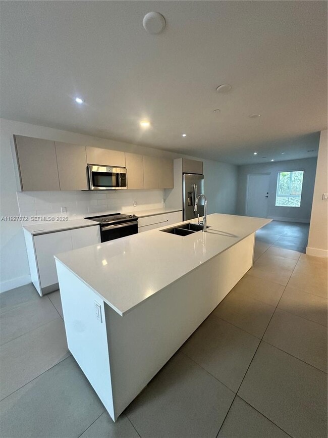 Building Photo - 2555 NE 193rd St