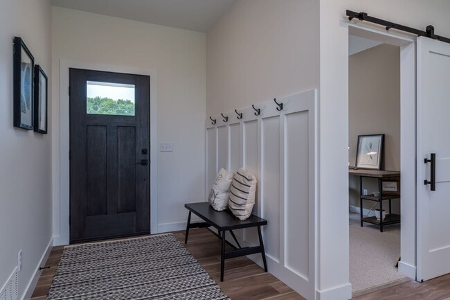 Foto del edificio - 2132 Deerwood Dr