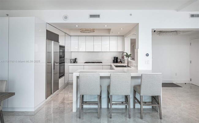 Foto del edificio - 3535 S Ocean Dr