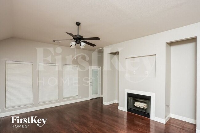 Building Photo - 921 Loftin Street