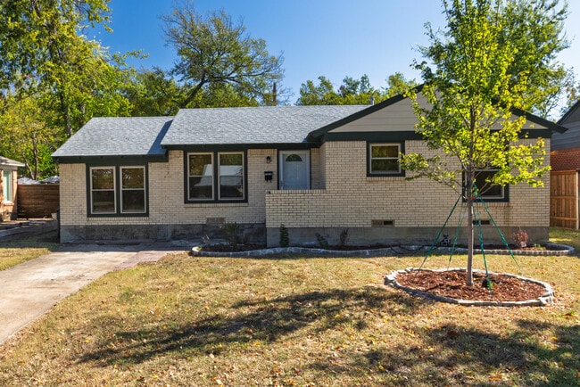 Photo - 10814 Stallcup Dr House