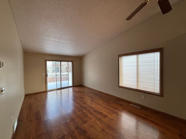 Foto del edificio - Beautiful 3-Bed, 2-Bath Home in Fargo – $1,825/Month